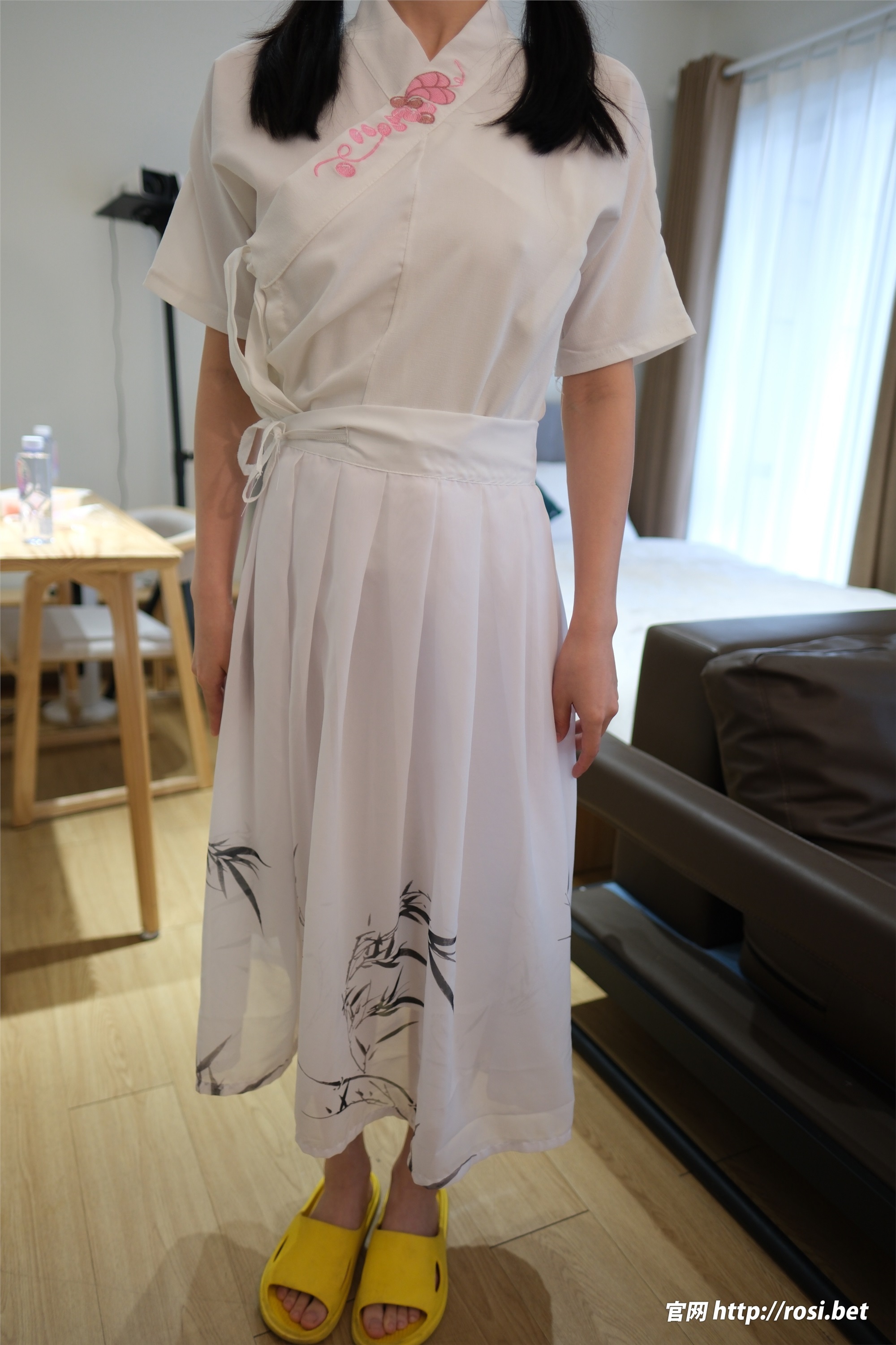 ROSI写真 2024.11.30 NO.4744